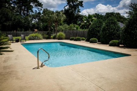 Quel volet de piscine choisir pour s&eacute;curiser votre bassin ?